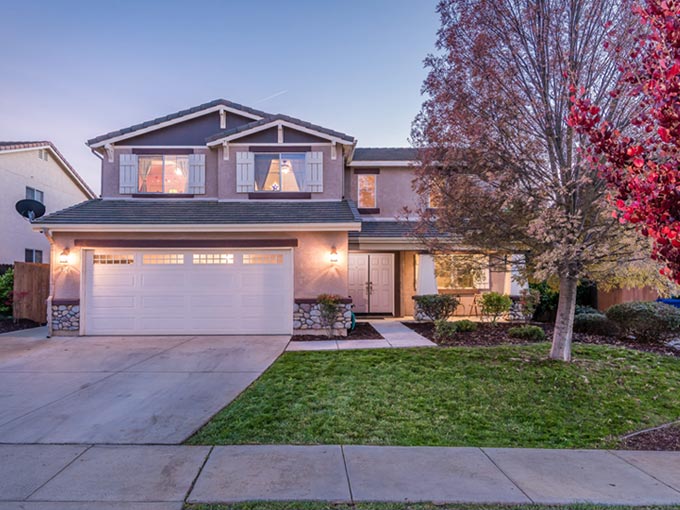 Paso Robles Home For Sale - 914 Larable Court - Large Home - 4 Bedroom- Good Neighborhood